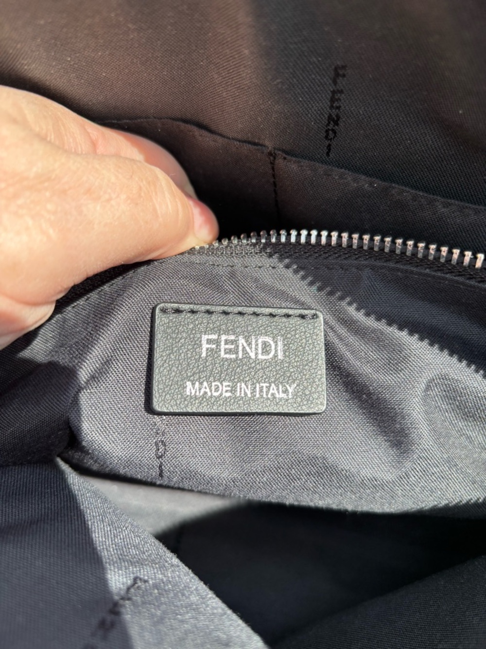 Fendi bag. Black leather By the way. USED - Picture 6 of 10